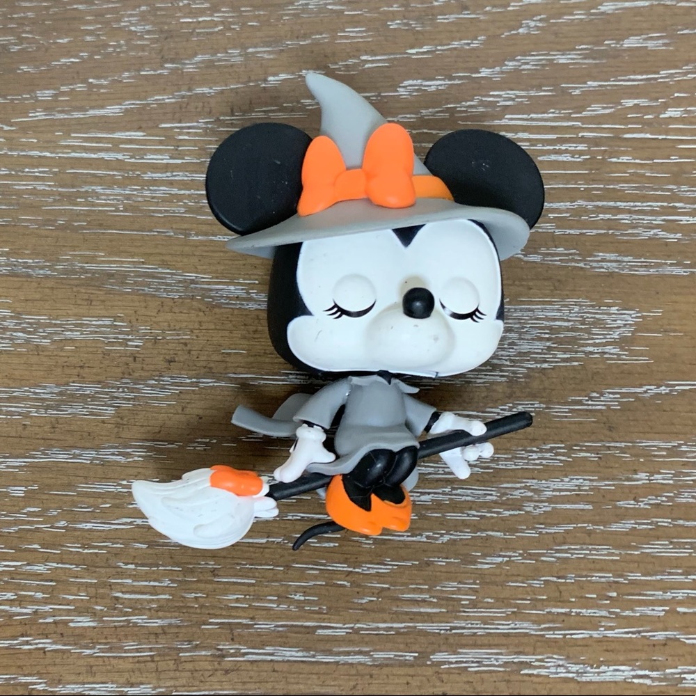 Disney Minnie Mouse witch funko